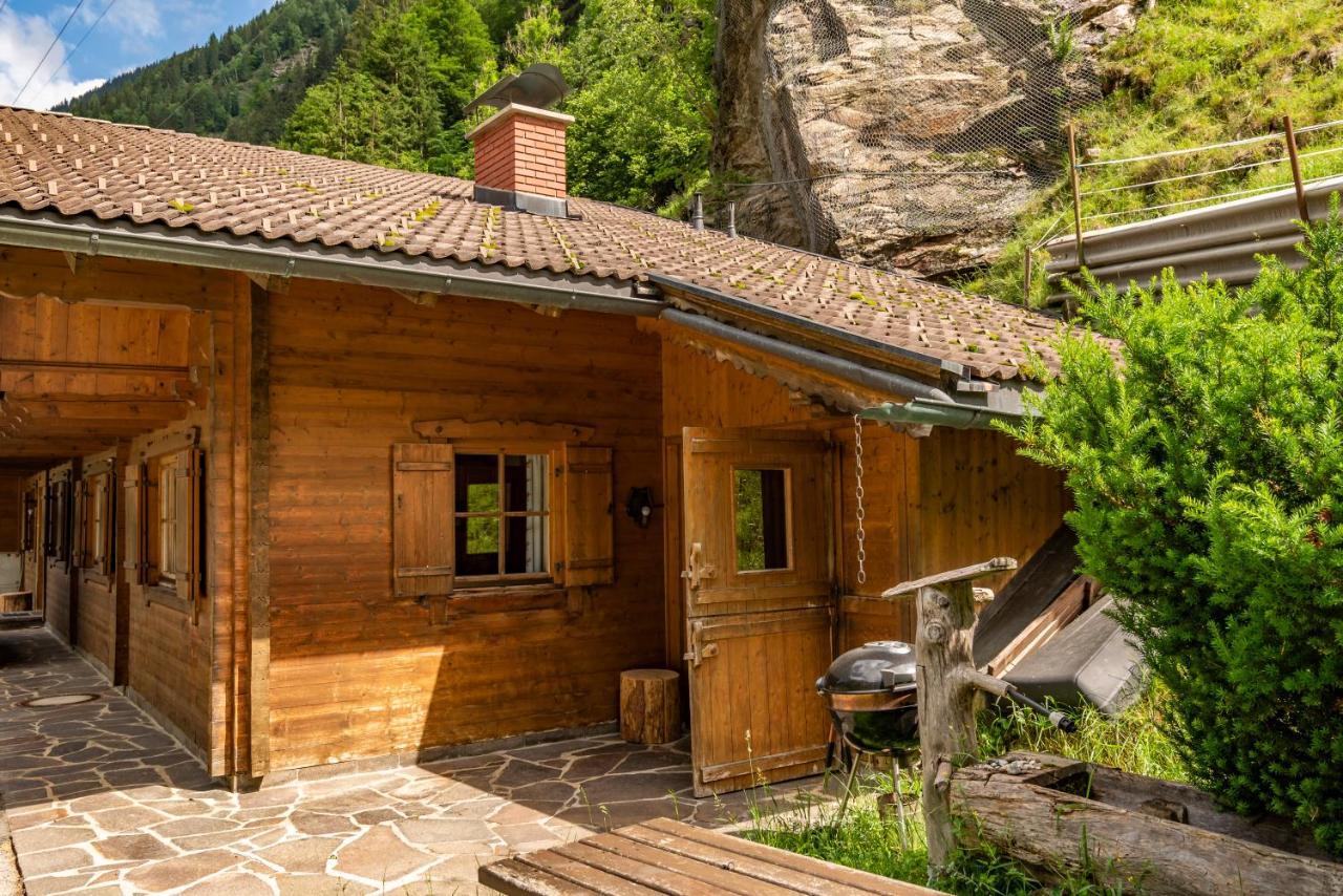 Gasthaus Haeusling Alm Hotel Mayrhofen Exterior photo